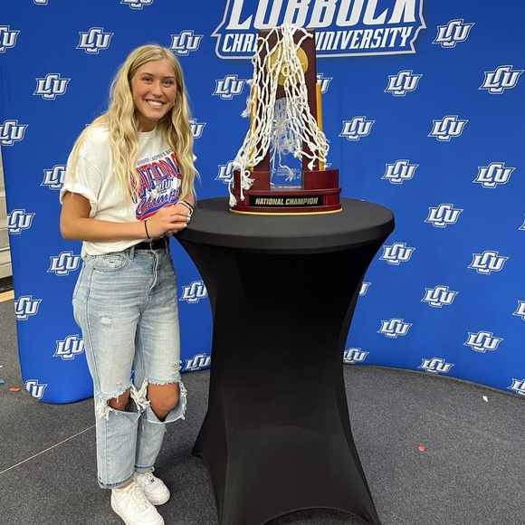 Meet your Posher, Maci - Picture 1 of 1